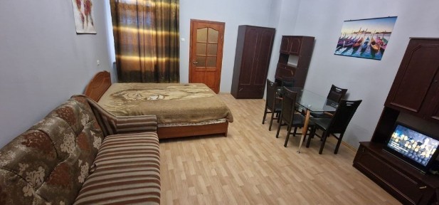 Подобово між ж. д і центр до 6 осіб