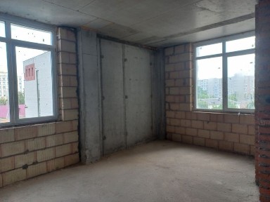 Продам однокімнатну квартиру в новобудові по проспекту Перемоги 131