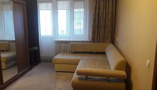 Продам 2к квартиру м. Дворец Спорта