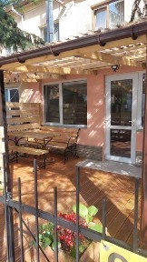 Апартаменти 2025 для 2-4 осіб