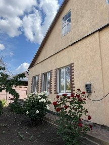 ПАРОВОЗНА. Міцний сучасний будинок, центр Дніпршосе, Ластівка. 10соток