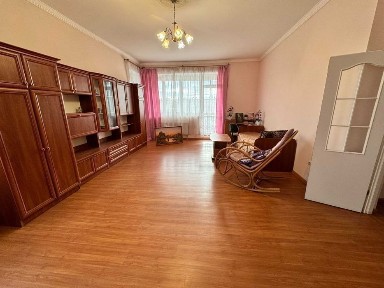 Продається простора 7 кімнатна дворівнева квартира, вулиця Руфа, Львів