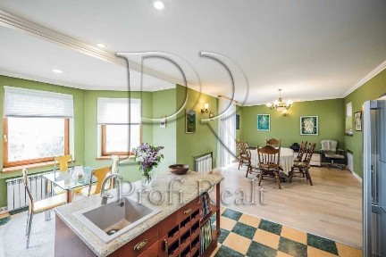 Киевская обл., Киево-Святошинский район, с. Хотов, Травнева вулиця