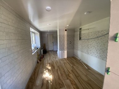 Продам будинок з комунікаціями та ремонтом