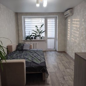 Трикімнатна, автовокзал! 4 окремих спальних місця.