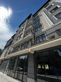 Продаж 3-кімнатної квартири в клубному будинку з правом власності.