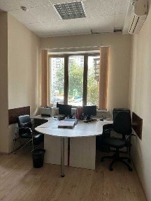 вулиця Патріарха Мстислава Скрипника, мікрорайон Солом'янка, район Солом'янський, Київ, метро Вокзальна, вул. Патріарха Мстислава Скрипника 40, приміщень - 1, поверх - 1 • ID 33352556