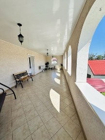 Продаж будинку з ремонтом в передмісті Львова