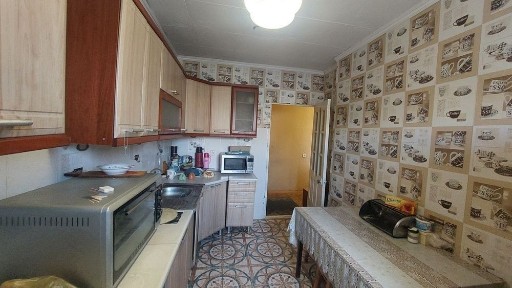 Продам 3-кімнатну квартиру. Вул. Грецька, 4.