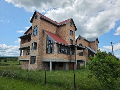 Новозбуд. будинок з басейном 60% готовн. Модричі 1,5 км від Трускавця