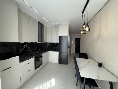 Торг/ Продаю 2 кім. квартиру самий Центр / вул. Довга /Газ