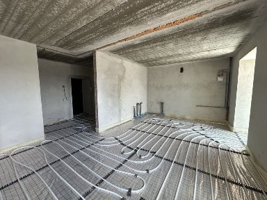 1 кімнатна велика 60м2 зданий будинок