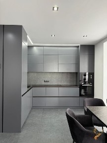 Сучасна квартира з видом на озеро