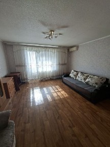 Продам трикімнатну, газове АО