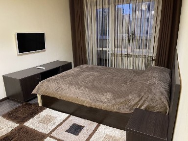 Однокімнатна квартира в ценрі подобово посуточно