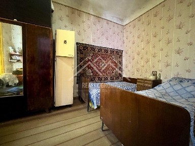 Продаж просторого будинку Універмаг 44 квартал