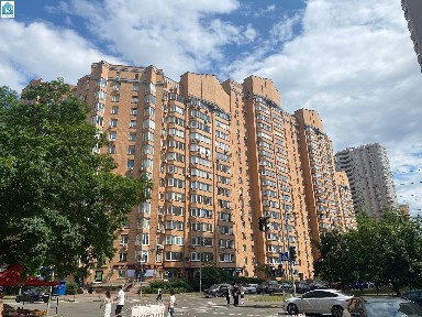 Киев, Срибнокильская ул., 24