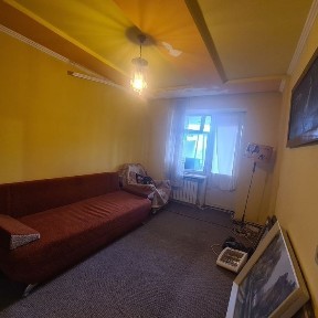 Продається 2-х кімнатна квартира в центрі м. Берегове.