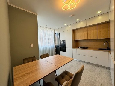 Продаж двохкімнатної квартири в центрі міста