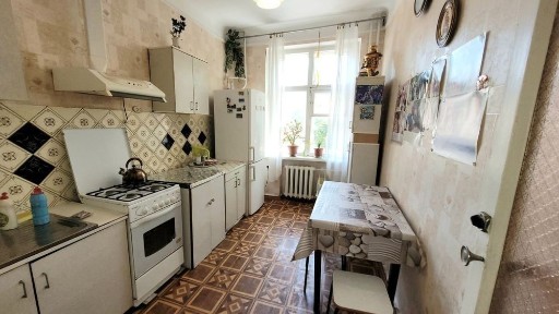 2к. Металлургів. Сталінка. Окремі кімнати. 2 поверх.