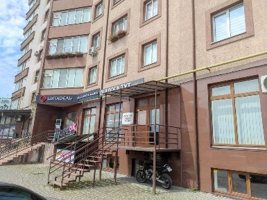 Здається в оренду комерційне приміщення по вул. Івасюка, 11