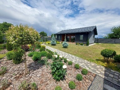 Продаж сучасного енергозберігающого будинку