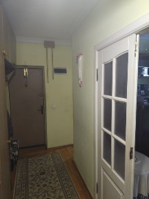 м. Палац Україна. Предславинська 26а. 4-х. кімнатна 85м2.