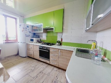 Продаж трьохкімнатної квартири.