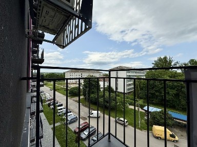 Укомплектована 2кім з стильним ремонтом в центрі! 7 поверх!