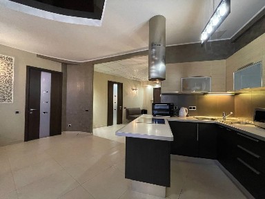 2-комнатная квартира посуточно 104 м², Глинки ул., 2