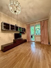 Продам квартиру, вул. Університетська