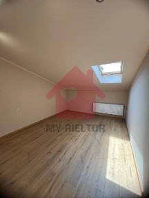 Продаж трикімнатної квартири по вул. Собранецька