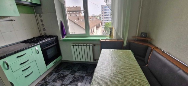 Сертификт 3к. 65м, Центр м. Центральный рынок Б. Панасовская + гараж