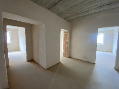 Продається велика 3-кімнатна квартира (93,4 м²) у зданій новобудові