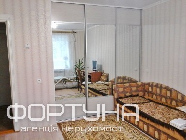 Цегла, 1-кім 35м2, жилий стан!