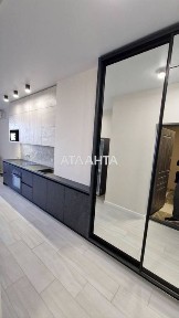 Квартира-студияс ремонтом ЖК Акрополь средний этаж вид парка и моря