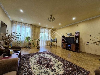 Продаж чудової 3к збільшеної 