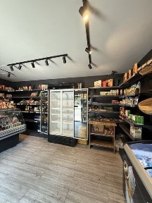 Фасадна комерція- локація з потужним трафіком!