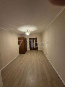 Продам трикімнатну. Милославська 4. Власник. Без довіреностей.