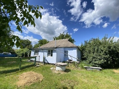 Продаж будинку зі зручностями