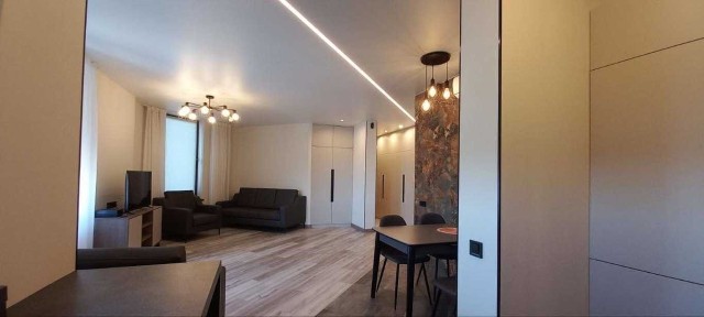 Киев, Берестейский, 67