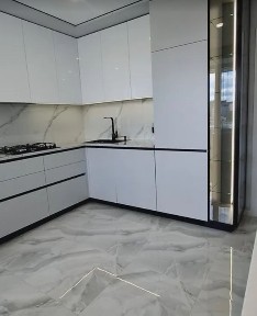 Продаж 2к квартири 71 кв. м на вул. Курбаса Леся