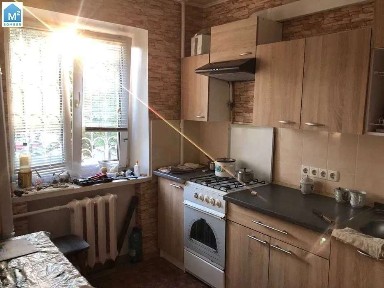 Киев, Соборности просп., 18