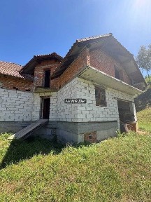 Продається будинок у мальовничому місці, ліс, річка