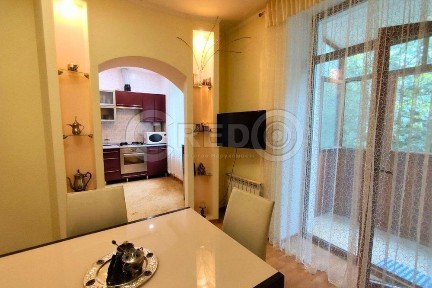 Продажа 4-комнатной квартиры 80.1 м², Кропивницкого ул.