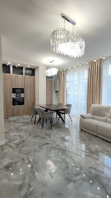 Продаж шикарного тауна в Коровії можна з розтермінуванням