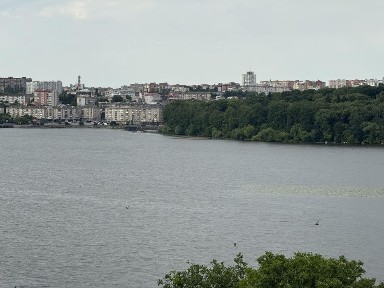 Продаж 3к новий світ з панорамою на озеро