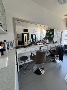 Оренда робочого місця перукаря, майстра манікюру