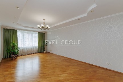 3-кімнатна квартира по вулиці Здолбунівська, 3Г, Дарницький район