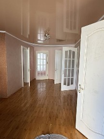 Продається просторий будинок